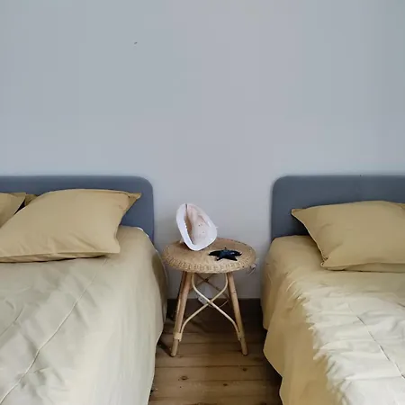 Maison De Pecheur En Bord De