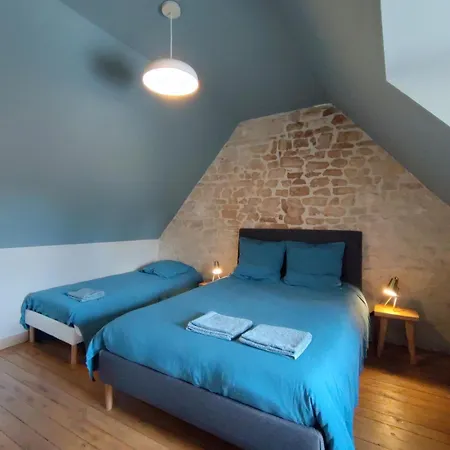 Maison De Pecheur En Bord De