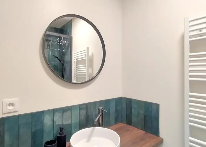 Maison De Pecheur En Bord De